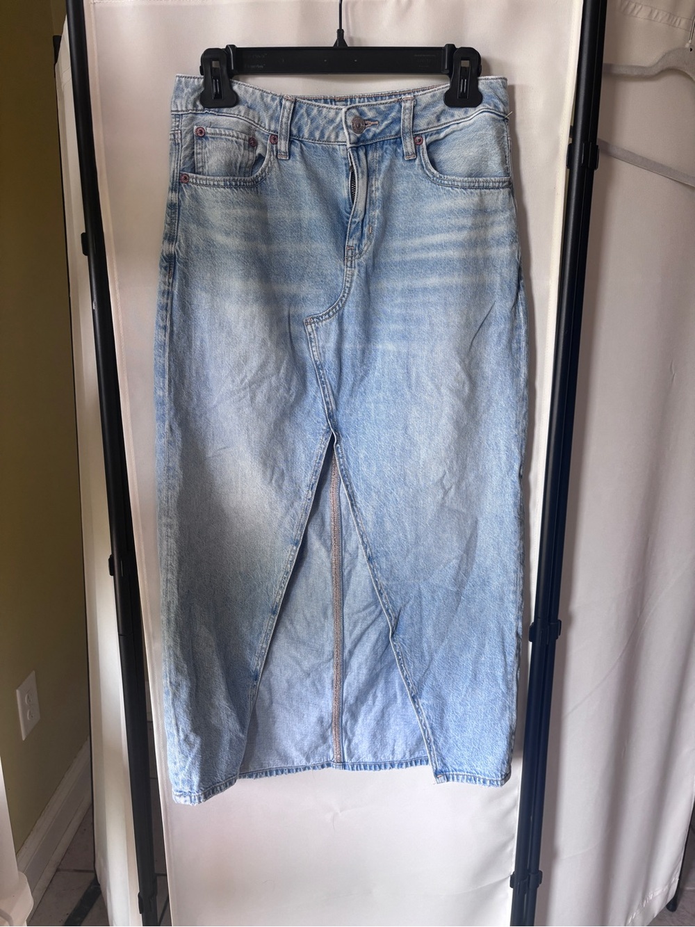 American Eagle Outfitters Light Wash Low Rise Maxi Denim Skirt